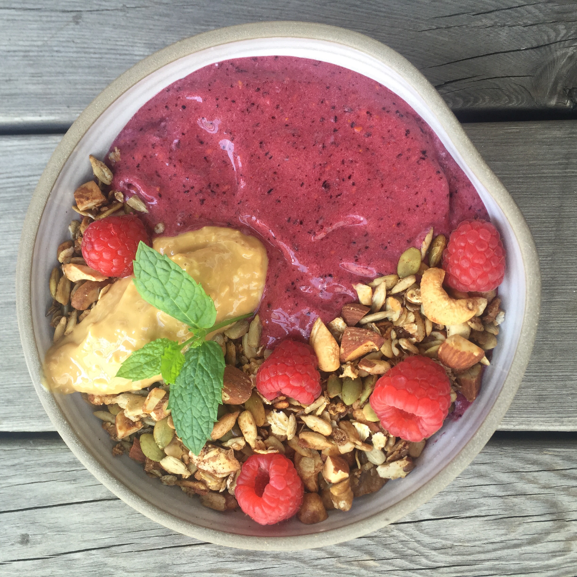Breakfast Smoothie bowl with raspberries & granola AnnaPS